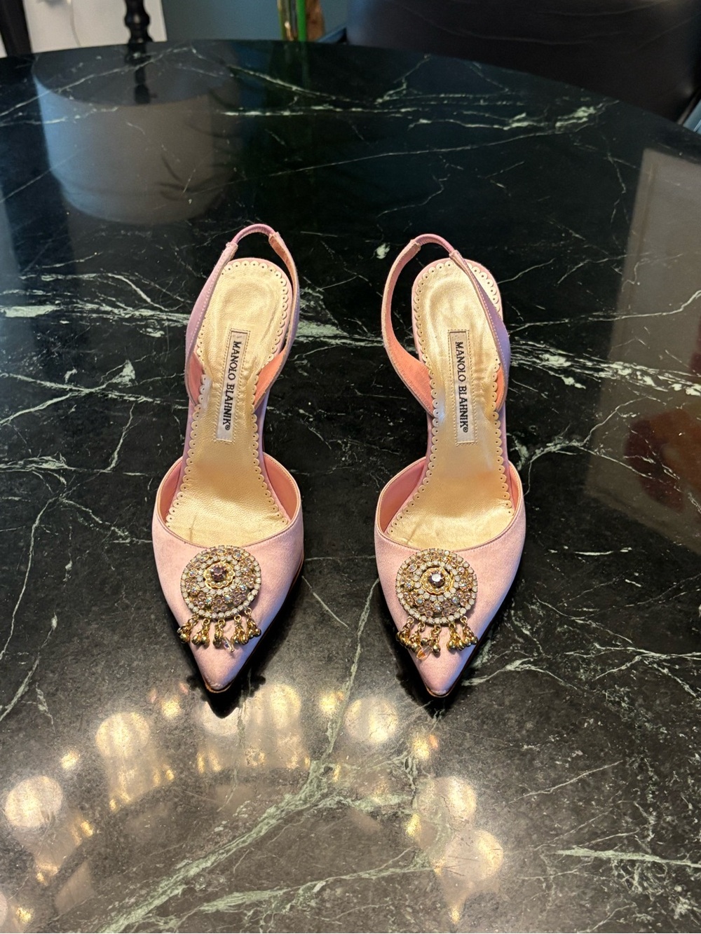 Preloved Manolo Blahnik (US 7.5 EUR38) - Picture 6 of 16
